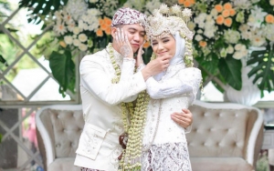 Nadya Senyum Cantik Saat Wisuda, Rizki DA Membisu Tuai Hujatan