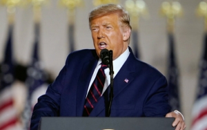 Trump Paksa Vaksin COVID-19 AS Siap Didistribusikan November Sebelum Pilpres
