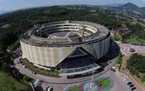 Unpad Bikin Kolase Foto Mahasiswa Baru Membentuk Gambar Kampus, Warganet Malah Pusingkan Hal Ini