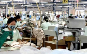 Penularan Corona di Klaster Industri Bekasi Tinggi, Ridwan Kamil Minta Tempat Merokok Ditiadakan
