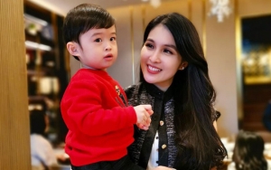 Terlalu Semangat Joget, Raphael Moeis Putra Sandra Dewi Sampai Jatuh Hingga Pipi Lebam