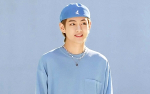 V Pernah Bilang Bakal Kenalkan Adik Perempuannya dengan Member BTS Ini