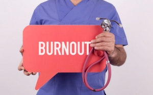 Pandemi Tak Kunjung Usai, 83 Persen Nakes Alami Burnout Syndrome