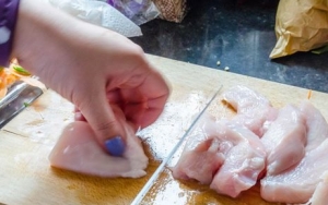 Tekan Daging Ayam