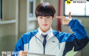 Akting Park Jihoon Eks Wanna One Injak Makanan di 'Love Revolution' Banjir Pujian