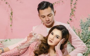 Mantan Istri Pertama Dory Harsa Cantik Berhijab, Foto Pernikahan 'Lesehan' Terkuak
