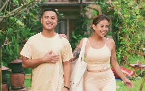 Olahraga Yoga Bareng Pacar, Awkarin Balas Begini Saat Diwanti-Wanti 'Masa Depan' Hancur 