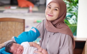 Zaskia Adya Mecca Punya Cara Unik Atasi Umbilical Hernia Pada Bayinya, Demi Senangkan Sang Ibu