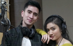 Febby Rastanty Tersipu Malu Dapat Suapan Kue Pertama dari Verrell Bramasta, Didoakan Cepat Nikah