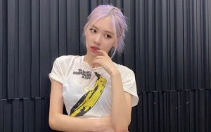 Rose BLACKPINK Pemotretan Mewah dan Seksi, Cara Duduk Aneh Jadi Perbincangan