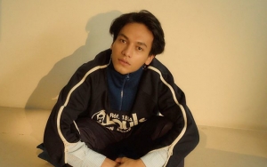 Jefri Nichol Unggah Foto Blur Bareng Cewek, Inikah Isyarat Balikan Dengan Shenina Cinnamon?