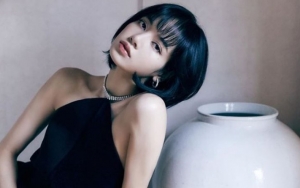 Gaya Lisa di Pemotretan Baru BLACKPINK Dipuji Paling Cetar Persis Model Profesional