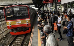 Aturan KRL Makin Ketat, Penumpang Pakai Masker Scuba Dilarang Masuk Stasiun