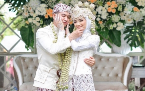 Bak Model Catwalk, Nadya Istri Rizki DA Nyebrang Cantik-Syuting di Emperan Toko Jadi Sorotan