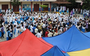 Rencana Kemendikbud Buat Lulusan SMK Dapat Gelar D2: Dinikahkan 