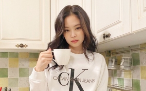 Terciduk Makan di Kelas, Tingkah Genit Jennie BLACKPINK Bikin Pak Guru Ambyar