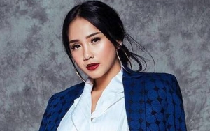 Nagita Slavina Tampil Bak Barbie Hidup dengan Gaun Corak Batik, Sosok Ini Sampai Kagum