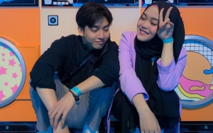 Gaya Pacaran Putri Delina dan Jeffry Reksa Bak Suami-Istri Ditegur Dosa, Pamer Aksi Pelukan Mesra