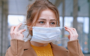 Waspada Transmisi Aerosol COVID-19, Penyanyi Disarankan Pakai Masker di Dalam Ruangan