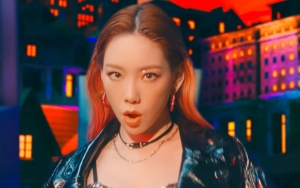 Tae Yeon SNSD Tunjukkan Pesona Sebagai Ratu Retro-Pop di MV '#GirlsSpkOut'