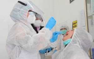 Surabaya Punya Tim Hunter COVID-19, Pelanggar Protokol Langsung Digiring untuk Tes Swab