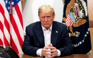 'Keluyuran' Sapa Pendukungnya Meski Positif Corona, Trump Dikritik Ahli Medis