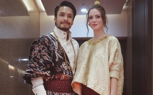 Randy Pangalila Umumkan Sang Istri Bule Hamil Anak Pertama, Akui Sudah Tak Sabar Jadi Ayah