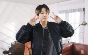 Jungkook BTS Pamer Selfie Uwu di Kasur Plus Ungkap Hasil Tes Kepribadian Sendiri