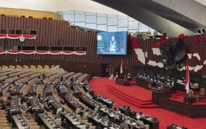 Ketua DPR Puan Maharani Diduga Matikan Mikrofon Anggota Dewan Yang Tolak Omnibus Law