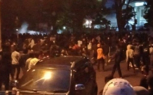 Demo Tolak UU Ciptaker Berlangsung Anarkis di Bandung, Fasilitas Publik Rusak