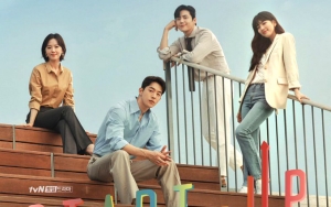 Santai Tapi Tetap Profesional, Begini Keseruan Suzy dan Nam Joo Hyuk Cs Saat Pemotretan 'Start Up'