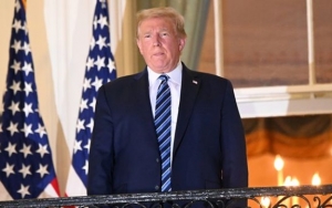 Trump Minta Publik Tak Takut COVID-19, Para Pakar Terkejut