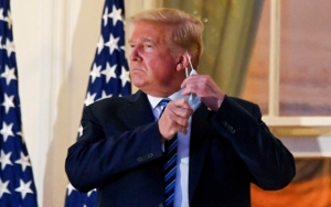 Kurang dari Seminggu Dinyatakan Terinfeksi COVID-19, Trump Kembali Bekerja di Gedung Putih