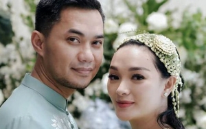 Zaskia Gotik Cantik Siraman Diserbu Sindiran Usia Kehamilan, 'Jawaban' Suami Tajir Makjleb!