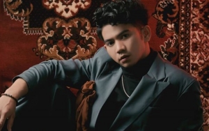 Gucci Boy Banget, Rizki DA Mantan Lesty Pakai Anting-Pamer Tas Pinggang Harga Selangit?