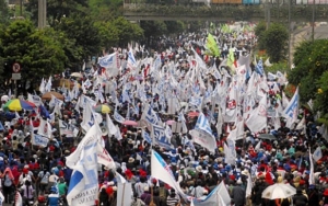 Lawan 'Rezim Zalim', PA 212 Siap Terjun Panaskan Demo Tolak UU Ciptaker