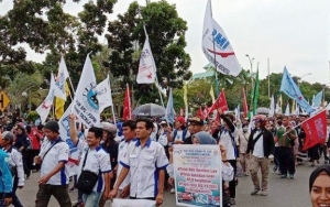 Soroti Aksi Demo Ricuh, Media Asing Redfish Ikut Ramaikan Tagar #TolakOmnibusLaw