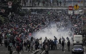 Tak Terima Aksi Demo Tolak UU Ciptaker Disebut Akibat Hoaks, Walhi 'Tantang' Naskah Final Dikuak