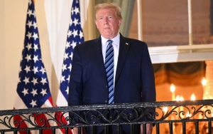 Tak Pakai Masker, Trump 'Pede' Sapa Pendukung: Kalahkan Virus Tiongkok Ini