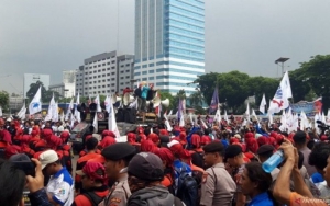 Ribuan Buruh Gelar Aksi Lanjutan Tolak Omnibus Law Hari Ini