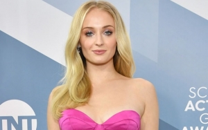 Perubahan Bentuk Tubuh Sophie Turner Setelah Melahirkan Bikin Takjub