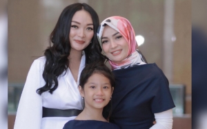  Zaskia Gotik Singgung Reaksi Imel Putri Saat Tak Diundang Acara 7 Bulanan