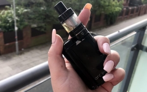 Dianggap Lebih Sehat Ketimbang Merokok, Vape Ternyata Bisa Sebabkan 7 Bahaya Ini Untuk Kesehatan