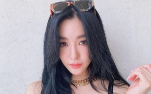 Tiffany Tampil Seksi Kenakan Baju Mahal Saat Hadiri Acara Fashion di Busan
