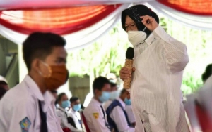 Beri Arahan dan Motivasi, Risma Kumpulkan Puluhan Siswa yang Ikut Demo Omnibus Law
