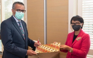 Ketemu Menlu RI, Bos WHO Puji Indonesia Soal Vaksin Virus Corona 