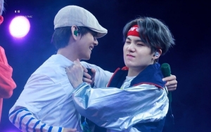 Persis Kucing, Suga Lagi-Lagi Jual Mahal Ogah Dipeluk V BTS
