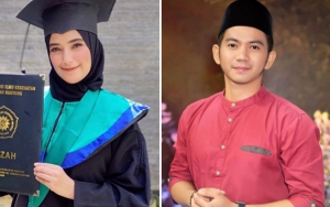 Rizki DA Tampan Alim Berpeci Banjir Pujian, Kakak Nadya Makjleb Sindir Tak Temani Istri Wisuda