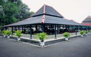 Heboh Ular Lilit Pilar Disebut Tanda Suksesi Kekuasaan, Keraton Yogya Angkat Bicara