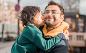 Begini Jadinya Kalau Rafathar Maksa Pakai Baju dan Kolor Raffi Ahmad, Hasilnya Bikin Ngakak